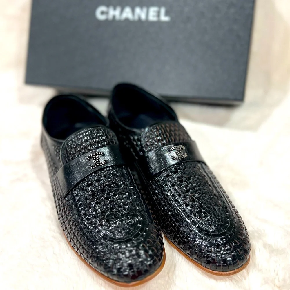 CHANEL ⭐️Woven leather black loafers 🔥
